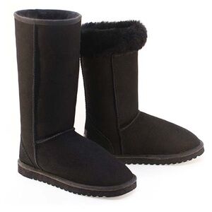 Brand New In Box Ugg Classic Tall black; size 7
